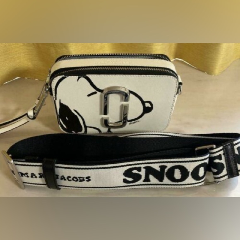 Marc Jacobs snoopy snapshot crossbody bag
